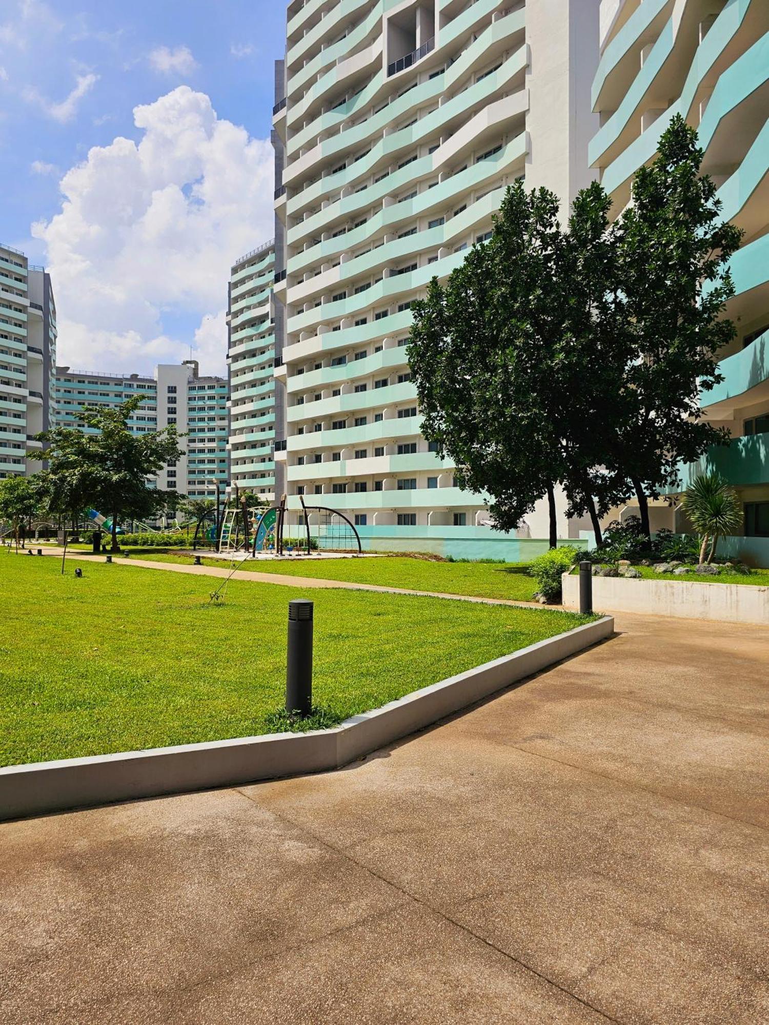 كويزون سيتي Acellyne'S Suites At The Residences At Commonwealth By Century المظهر الخارجي الصورة