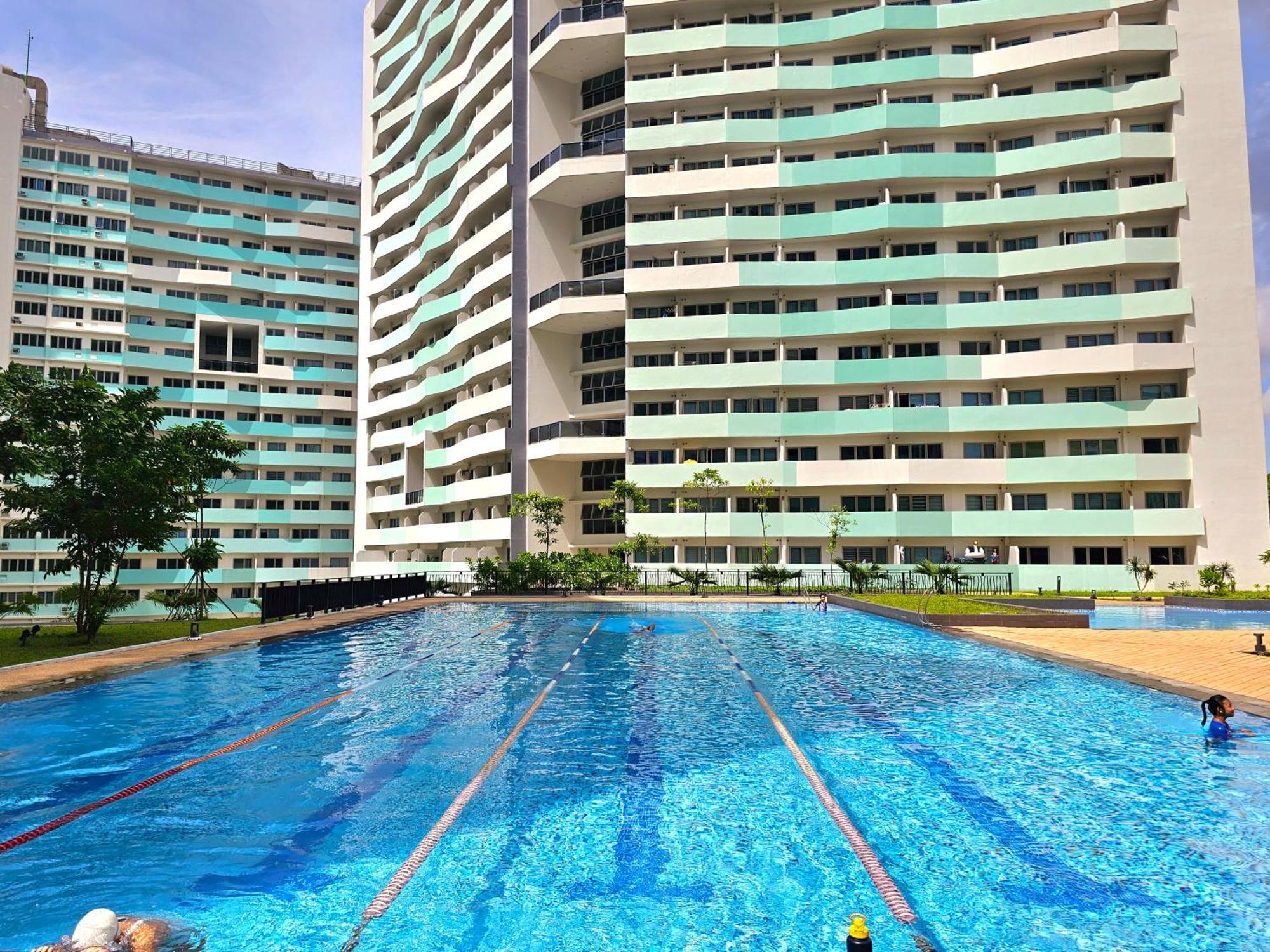 كويزون سيتي Acellyne'S Suites At The Residences At Commonwealth By Century المظهر الخارجي الصورة
