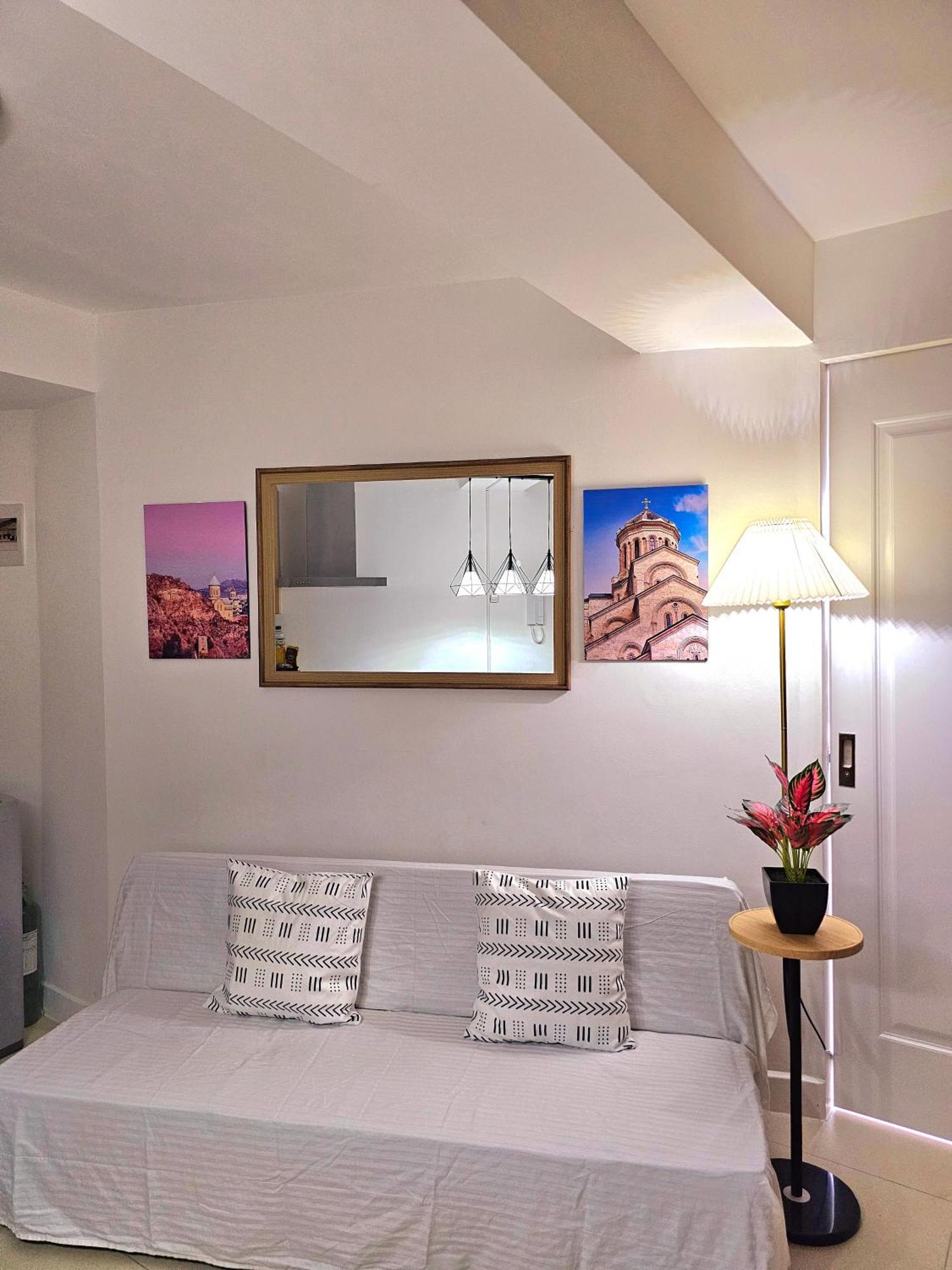 كويزون سيتي Acellyne'S Suites At The Residences At Commonwealth By Century المظهر الخارجي الصورة