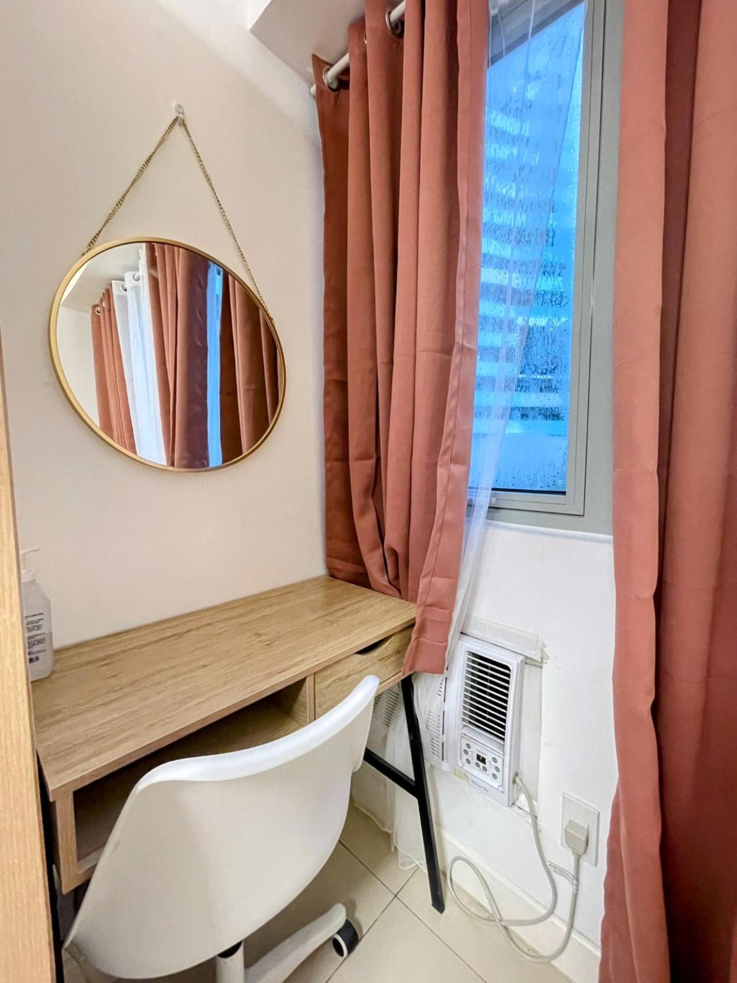 كويزون سيتي Acellyne'S Suites At The Residences At Commonwealth By Century الغرفة الصورة